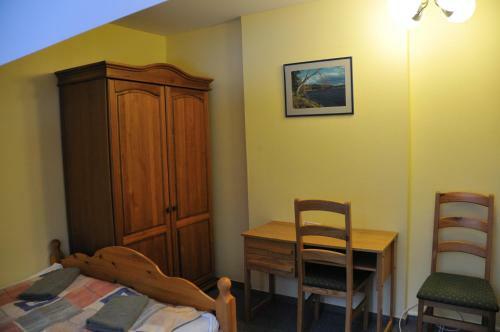 Posada Stren?i Guesthouse