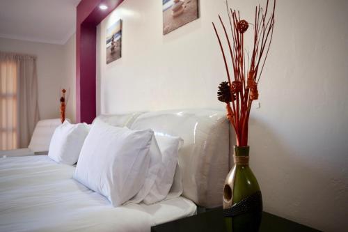 Hostal Joy Guest House Mabote