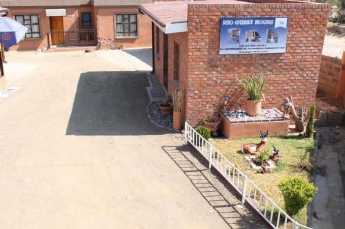 Hostal Rio Guest House
