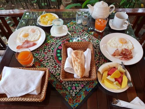 Hostal Thongbay Guesthouse