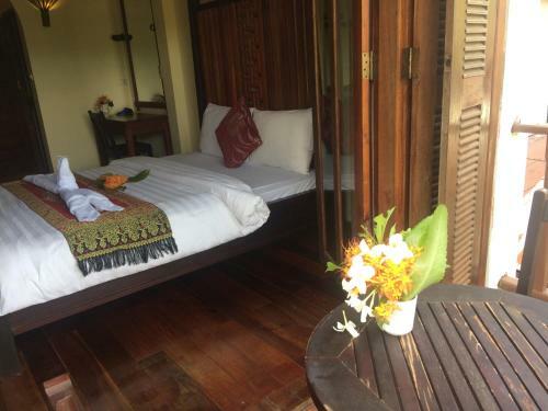 Hostal Chaluenxay Villa