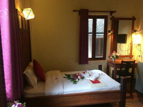 Hostal Chaluenxay Villa