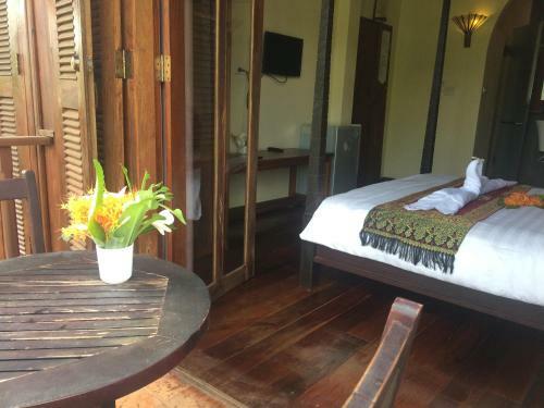 Hostal Chaluenxay Villa