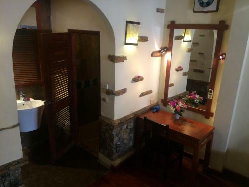 Hostal Chaluenxay Villa