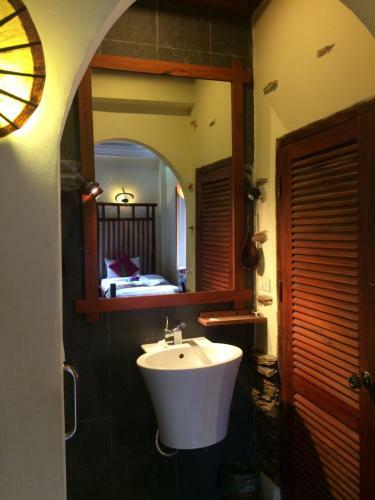 Hostal Chaluenxay Villa