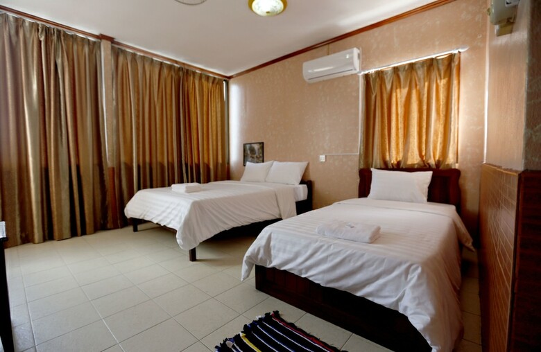 Hostal Intouch Guest House