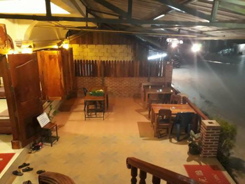 Hostal Thip Phavan Guesthouse