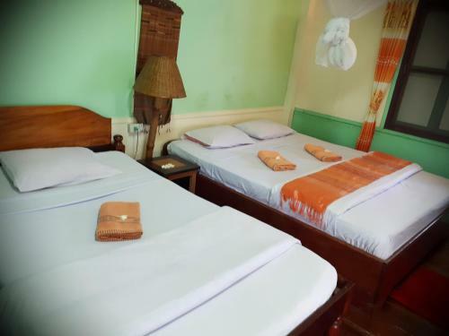 Hostal Anouxa Riverview Guesthouse