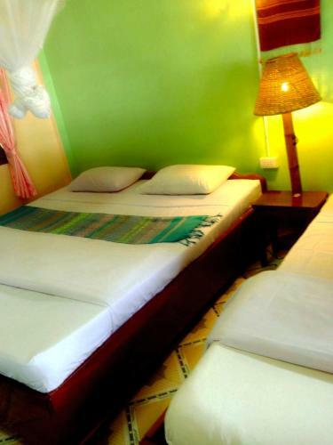 Hostal Anouxa Riverview Guesthouse