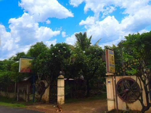 Hostal Anouxa Riverview Guesthouse