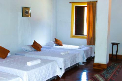 Albergue Croissant D'or Guestroom By Avalon B&B
