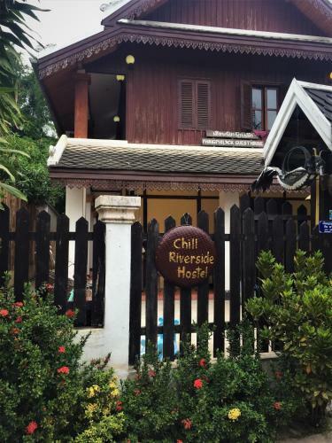 Chill Riverside Hostel & Cafe
