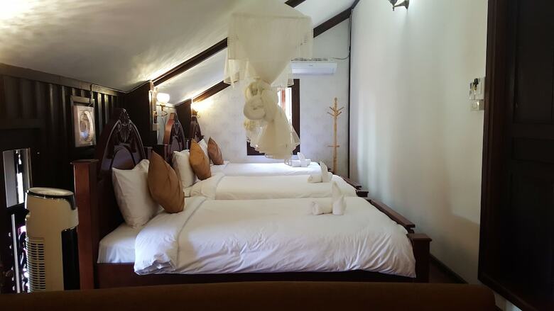Hotel Ananta Villa