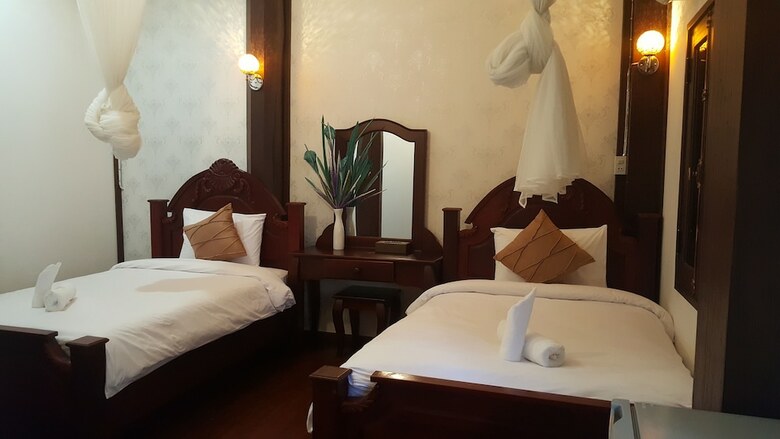 Hotel Ananta Villa