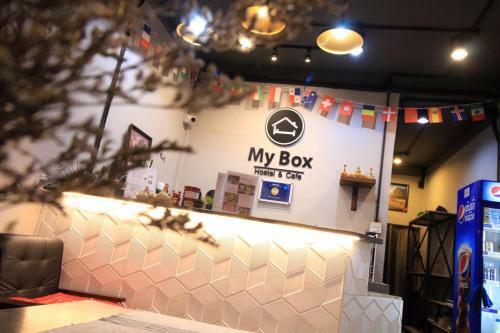 My Box Hostel & Cafe