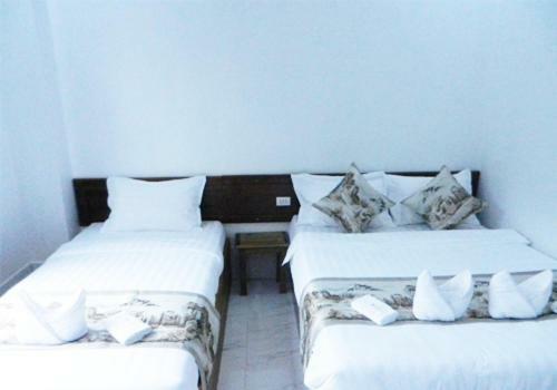 Nuttyphoy Hotel