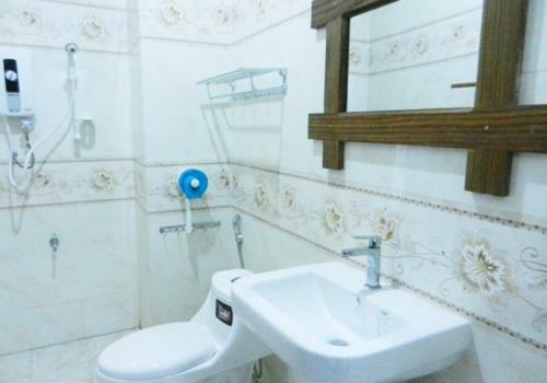 Nuttyphoy Hotel