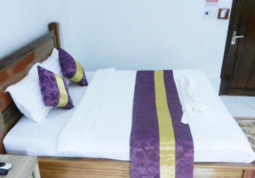 Nuttyphoy Hotel