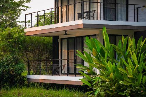 Hotel The River Resort