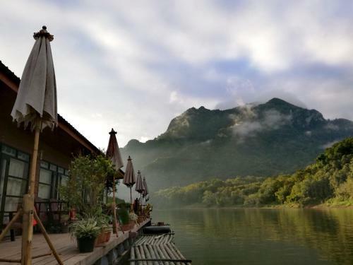 Hotel Ou River House