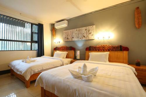 1m Hotel