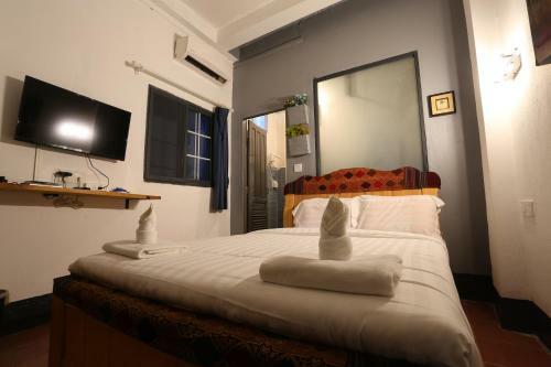 1m Hotel