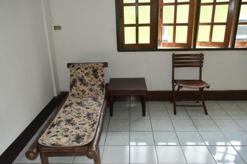 Gate Way Hostel