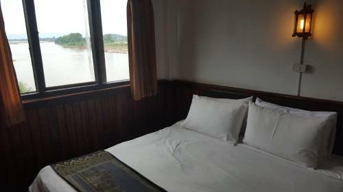 Hotel Riverside Huayxay