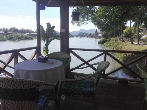 Hostal River Garden Guesthouse
