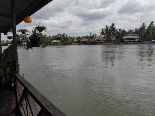 Hostal River Garden Guesthouse