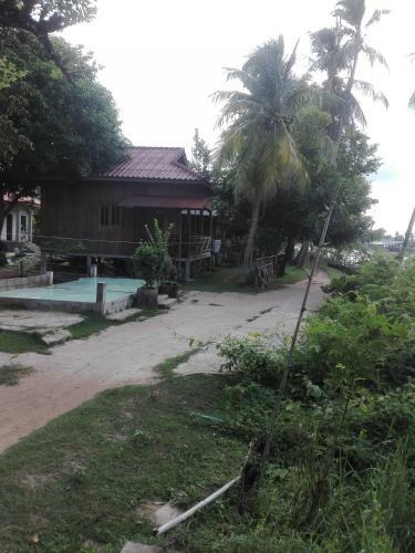 Hostal River Garden Guesthouse