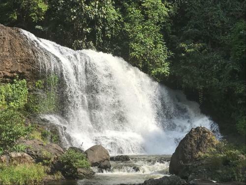 Hotel Falls View Resort Tad E-tu