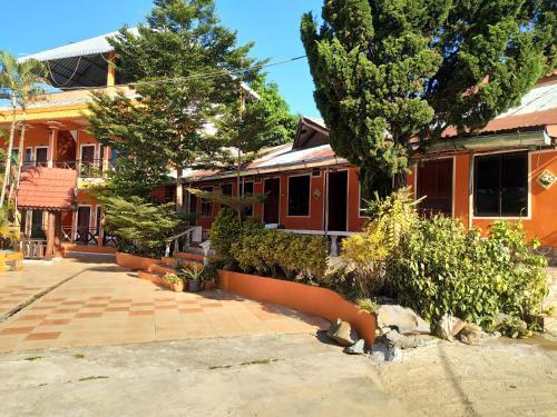 Houayxai Riverside Hotel (phonevichit Guesthouse)