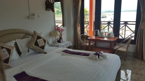 Houayxai Riverside Hotel (phonevichit Guesthouse)