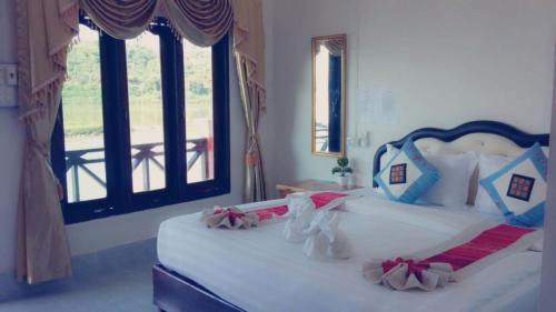 Houayxai Riverside Hotel (phonevichit Guesthouse)