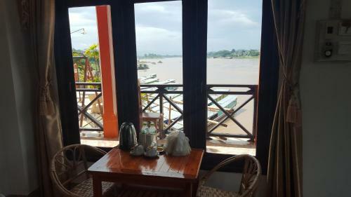 Houayxai Riverside Hotel (phonevichit Guesthouse)