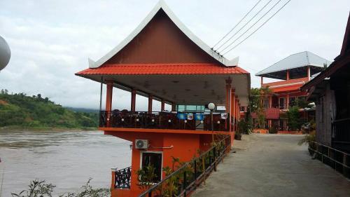 Houayxai Riverside Hotel (phonevichit Guesthouse)