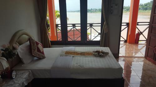Houayxai Riverside Hotel (phonevichit Guesthouse)