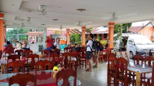 Houayxai Riverside Hotel (phonevichit Guesthouse)
