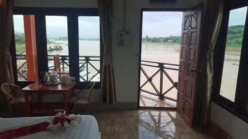 Houayxai Riverside Hotel (phonevichit Guesthouse)