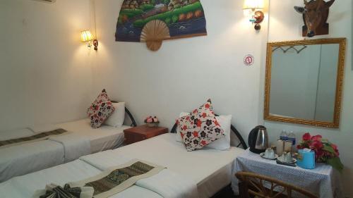 Houayxai Riverside Hotel (phonevichit Guesthouse)