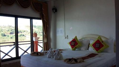 Houayxai Riverside Hotel (phonevichit Guesthouse)