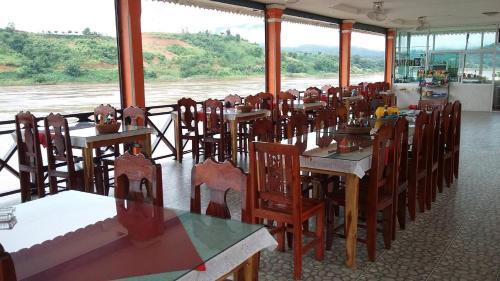 Houayxai Riverside Hotel (phonevichit Guesthouse)