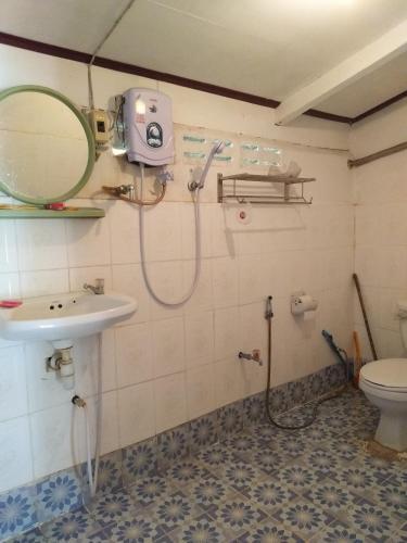 Houayxai Riverside Hotel (phonevichit Guesthouse)