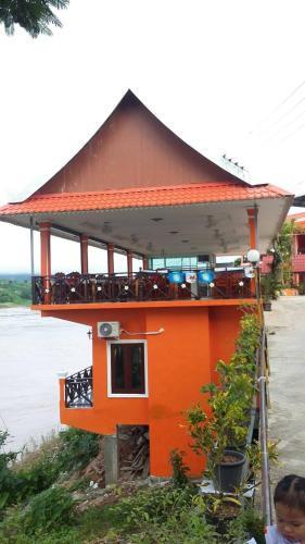 Houayxai Riverside Hotel (phonevichit Guesthouse)