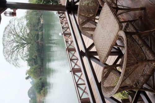 Hotel Paradise Riverview Resort