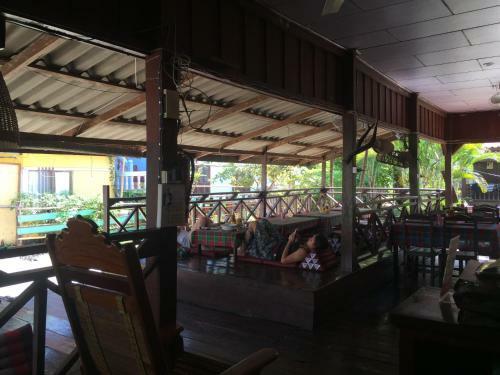 Hostal Dalom Guesthouse