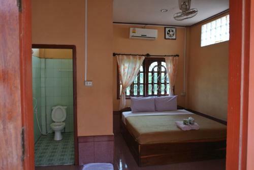 Hostal Dalom Guesthouse