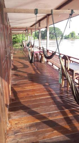 Hostal Riverside Bungalow