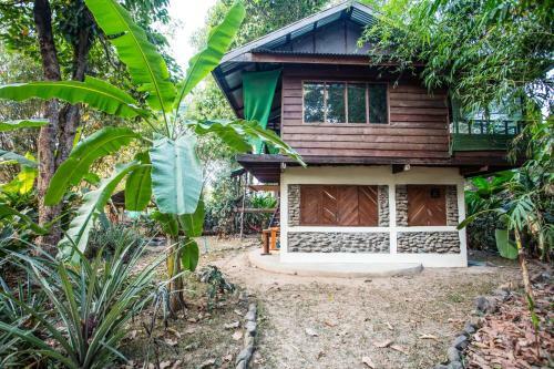 Rudi Mental Holiday Lodge